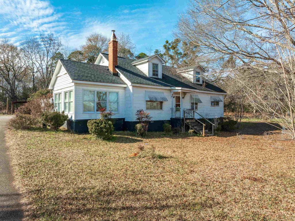1741 Rainbow Lake Road, Chesnee, SC 29323