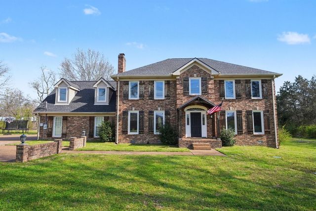 169 W Kingston Springs Rd, Kingston Springs, TN 37082