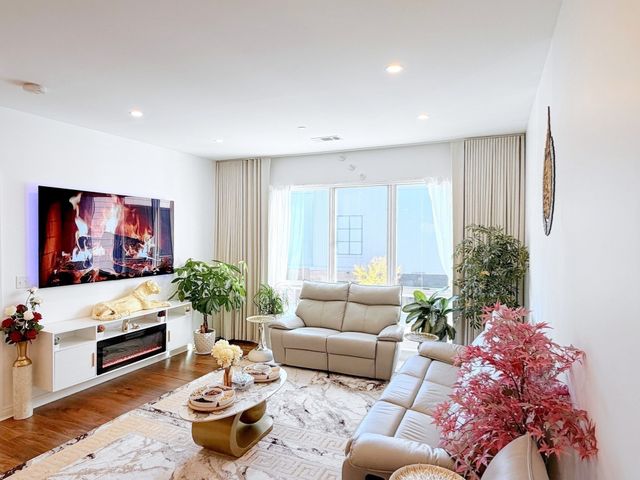 3531 Washington St 316, Boston, MA 02130