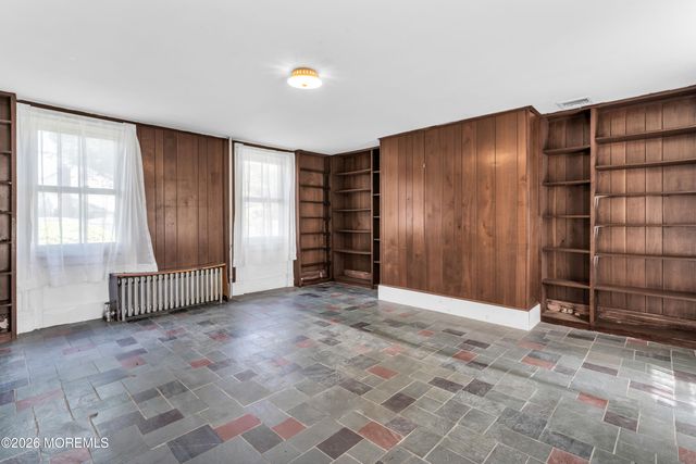 43 Devonshire Court, Middletown, NJ 07748