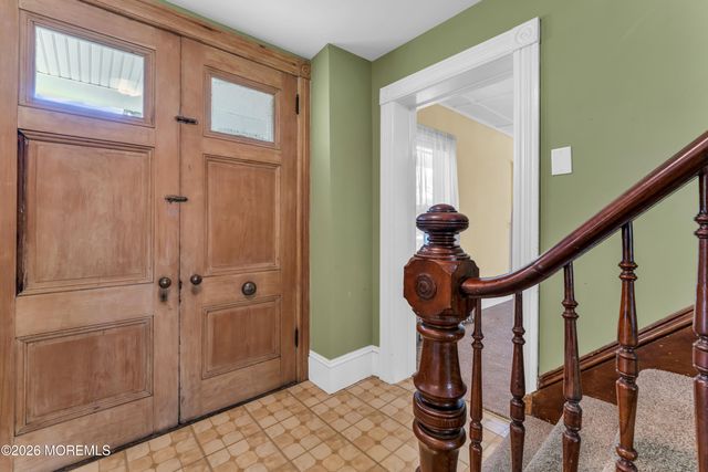 43 Devonshire Court, Middletown, NJ 07748