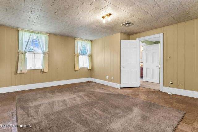43 Devonshire Court, Middletown, NJ 07748