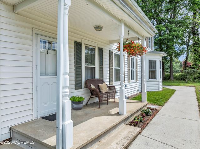43 Devonshire Court, Middletown, NJ 07748