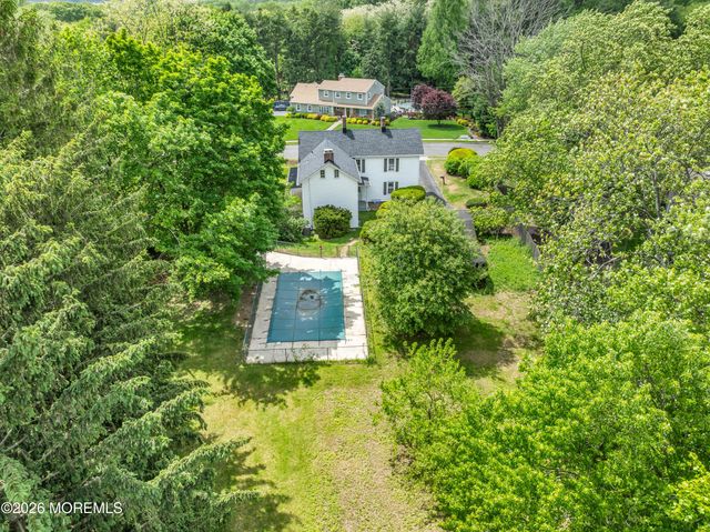 43 Devonshire Court, Middletown, NJ 07748