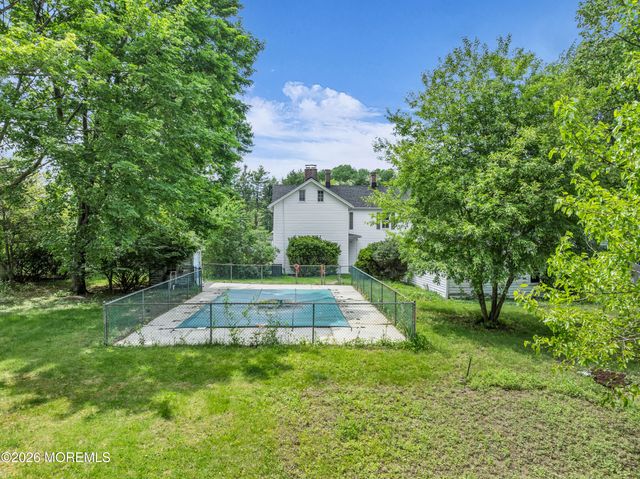 43 Devonshire Court, Middletown, NJ 07748