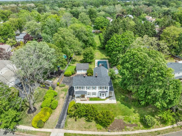 43 Devonshire Court, Middletown, NJ 07748