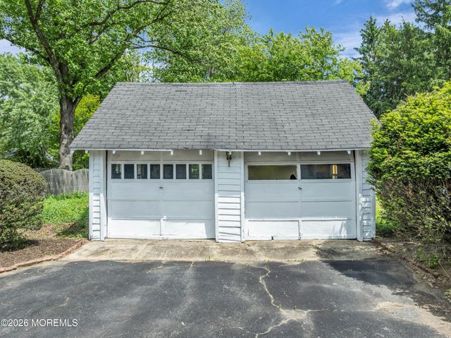 43 Devonshire Court, Middletown, NJ 07748