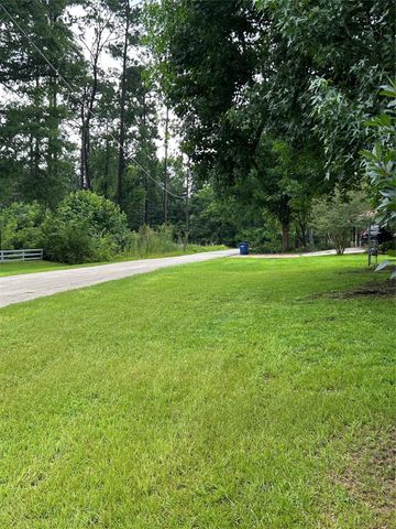181 Crystal Creek Drive, Livingston, TX 77351