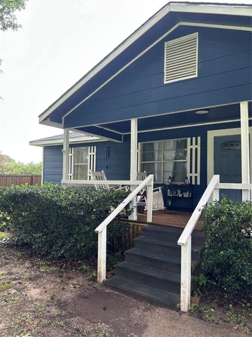 181 Crystal Creek Drive, Livingston, TX 77351