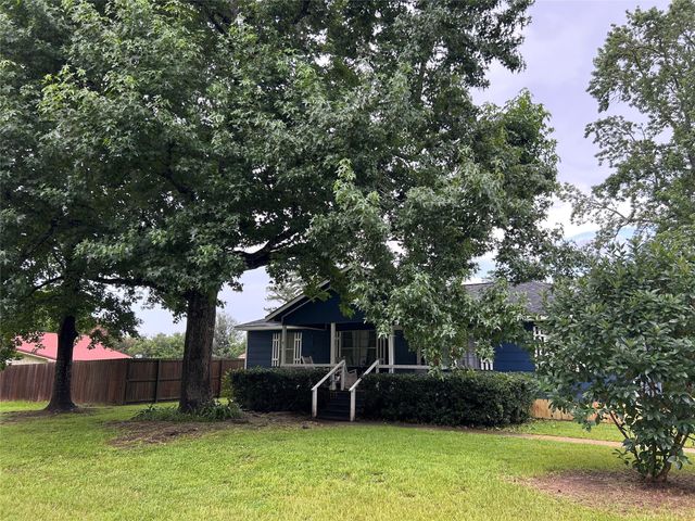 181 Crystal Creek Drive, Livingston, TX 77351