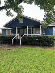 181 Crystal Creek Drive, Livingston, TX 77351