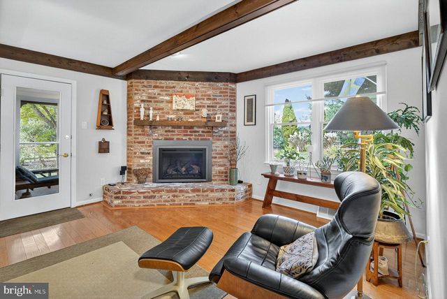 4 LOCKE CT, Ewing, NJ 08628