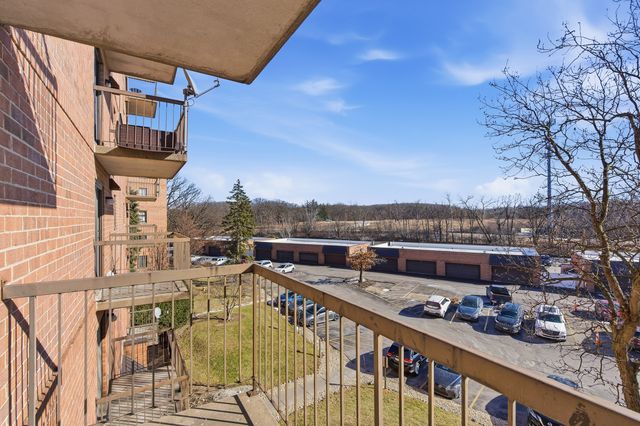 6010 Lake Bluff Drive 402, Tinley Park, IL 60477