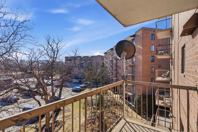 6010 Lake Bluff Drive 402, Tinley Park, IL 60477