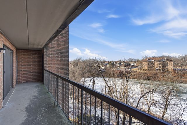 6010 Lake Bluff Drive 402, Tinley Park, IL 60477