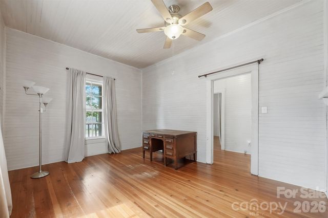 25 Central Avenue, Granite Falls, NC 28630