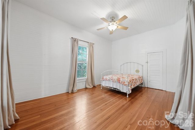 25 Central Avenue, Granite Falls, NC 28630