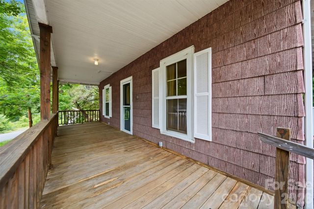 25 Central Avenue, Granite Falls, NC 28630