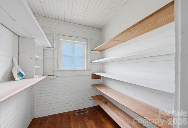 25 Central Avenue, Granite Falls, NC 28630