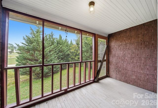 25 Central Avenue, Granite Falls, NC 28630