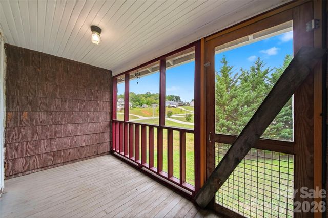 25 Central Avenue, Granite Falls, NC 28630