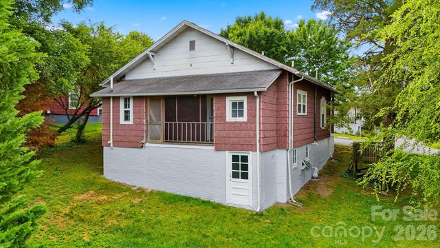 25 Central Avenue, Granite Falls, NC 28630