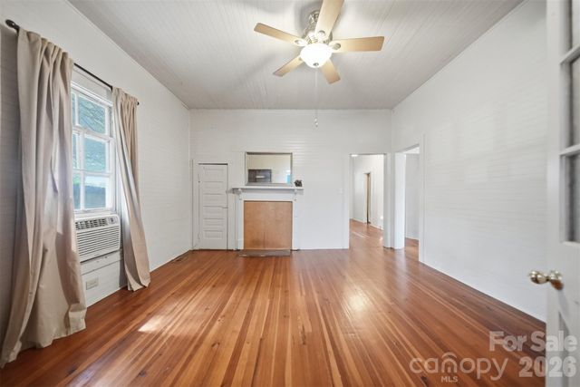 25 Central Avenue, Granite Falls, NC 28630