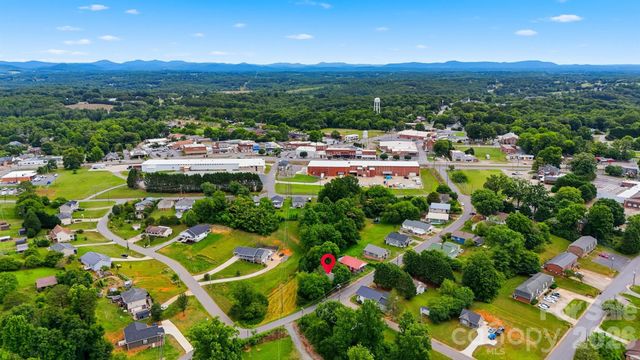 25 Central Avenue, Granite Falls, NC 28630