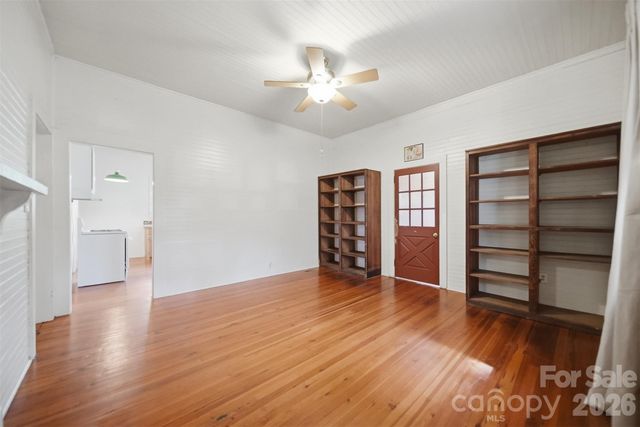 25 Central Avenue, Granite Falls, NC 28630