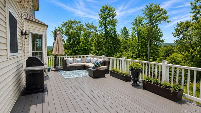 3 Alloway Crescent, Highland Mills, NY 10930
