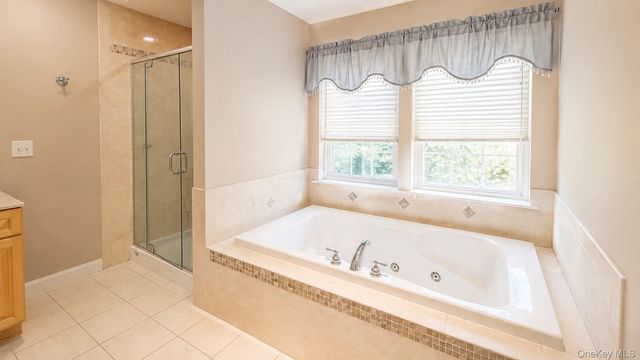 3 Alloway Crescent, Highland Mills, NY 10930