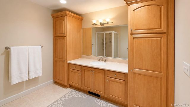 3 Alloway Crescent, Highland Mills, NY 10930