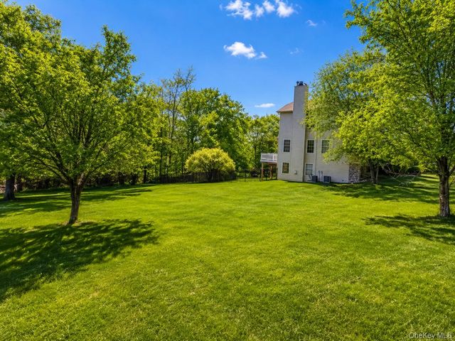 3 Alloway Crescent, Highland Mills, NY 10930