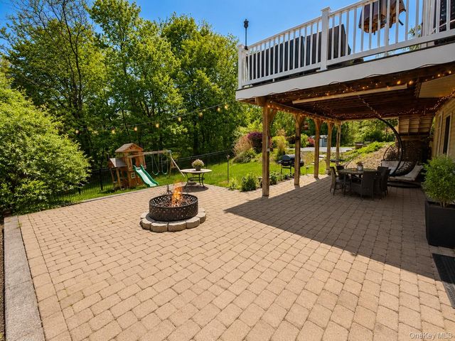 3 Alloway Crescent, Highland Mills, NY 10930