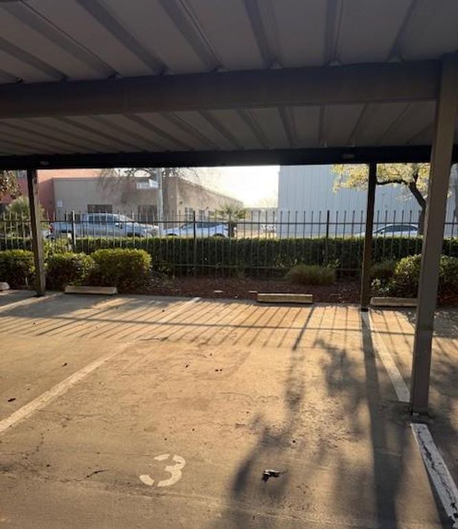 Image 12 of property listing at 2881 Huntington Boulevard # 150, Fresno, CA 93721