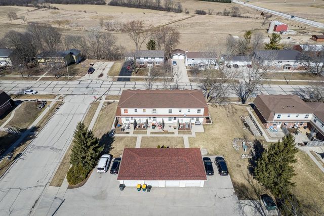 2017 Green Tree ROAD, West Bend, WI 53090