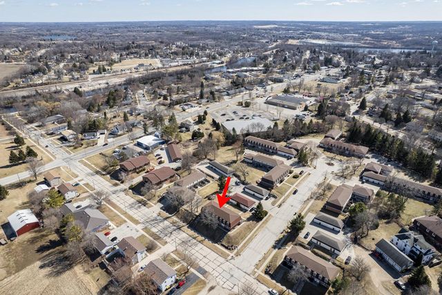 2017 Green Tree ROAD, West Bend, WI 53090