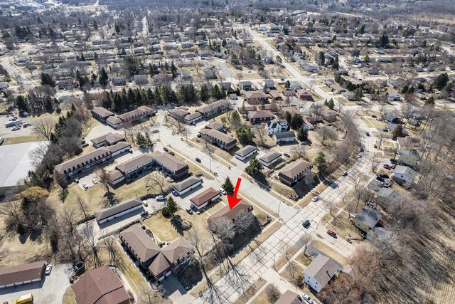 2017 Green Tree ROAD, West Bend, WI 53090