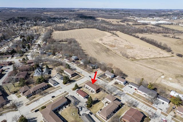 2017 Green Tree ROAD, West Bend, WI 53090