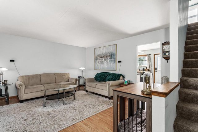 2017 Green Tree ROAD, West Bend, WI 53090