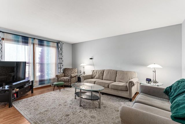 2017 Green Tree ROAD, West Bend, WI 53090