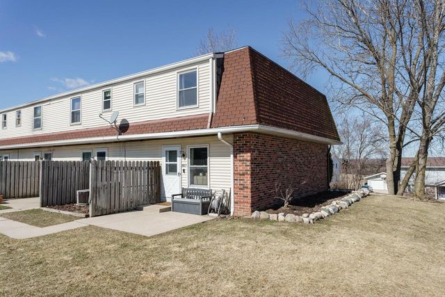 2017 Green Tree ROAD, West Bend, WI 53090