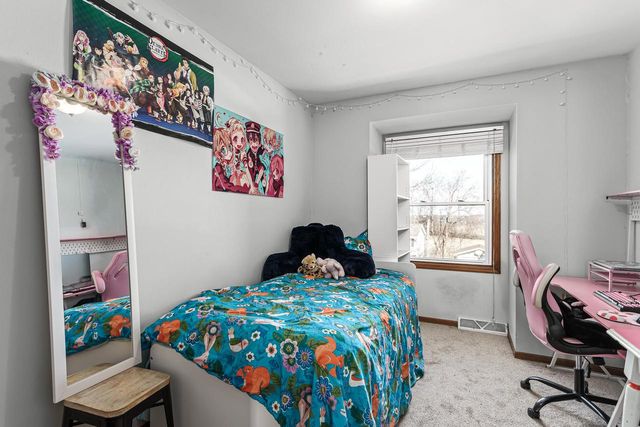 2017 Green Tree ROAD, West Bend, WI 53090