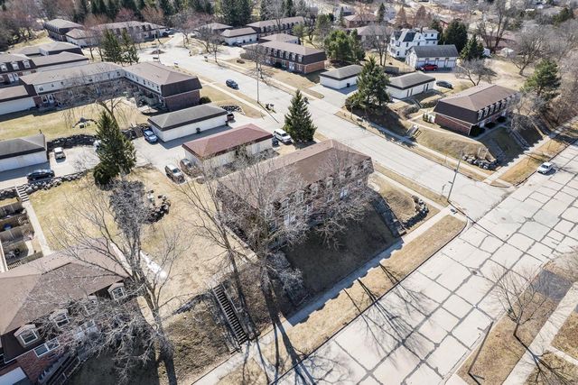 2017 Green Tree ROAD, West Bend, WI 53090