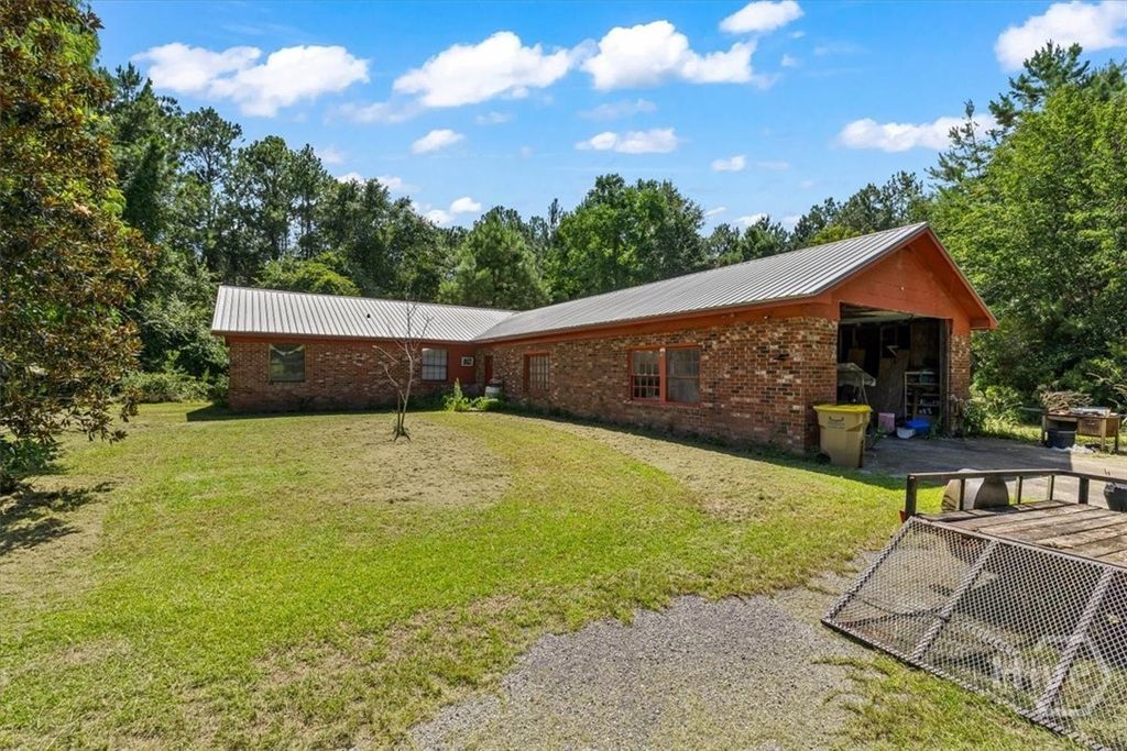 Image 8 of property listing at 202 Nease Road, Guyton, GA 31312