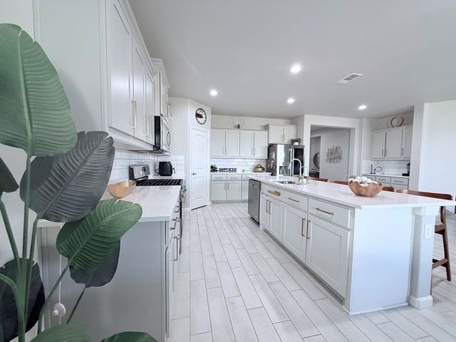 6102 Bobwhite Dr, Midland, TX 79705