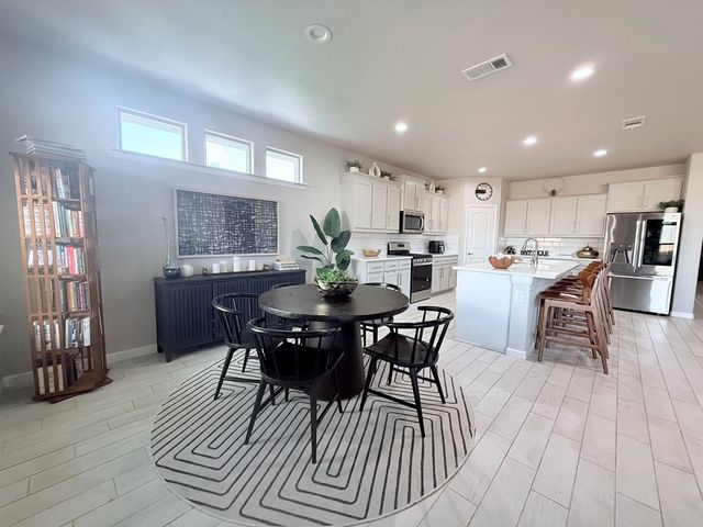 6102 Bobwhite Dr, Midland, TX 79705