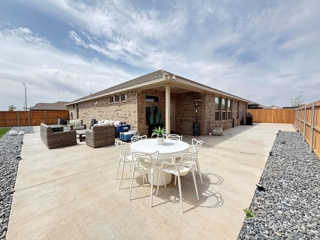 6102 Bobwhite Dr, Midland, TX 79705