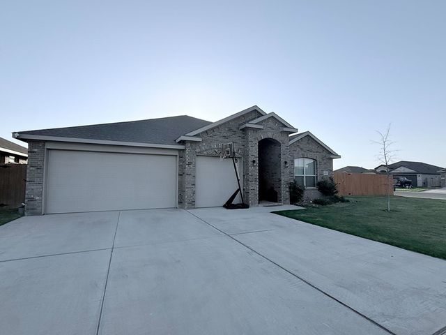 6102 Bobwhite Dr, Midland, TX 79705