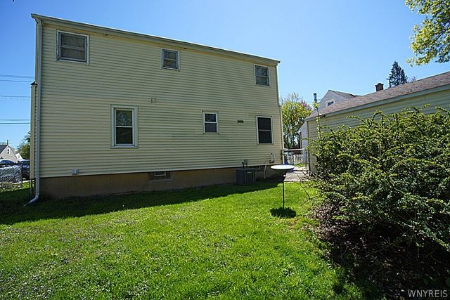 5790 Walden Drive, Hamburg, NY 14085